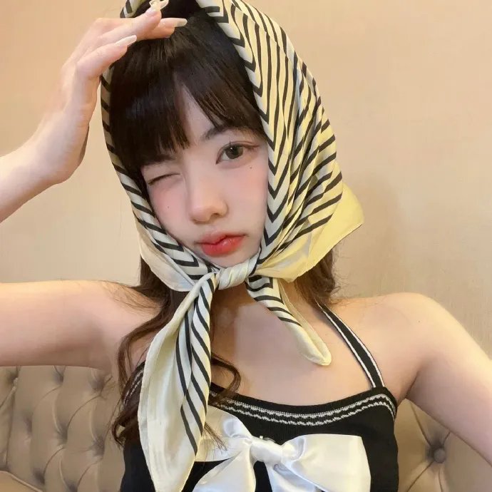 戴帽子的猫