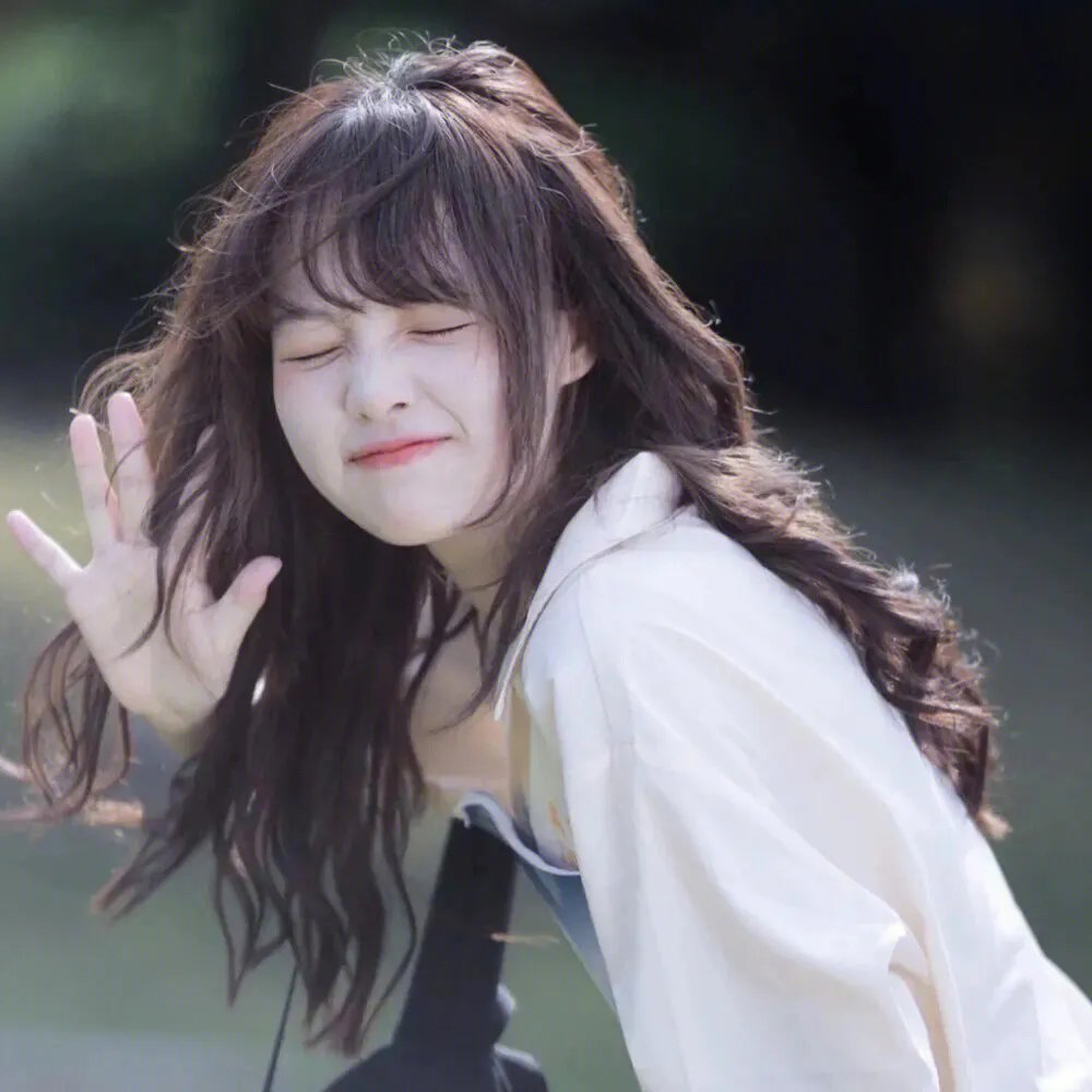 捷运上的女孩