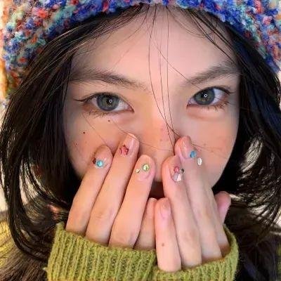 绿茵春色